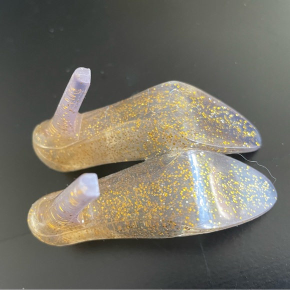 Sparkly glass slipper phone holder - Picture 7 of 8